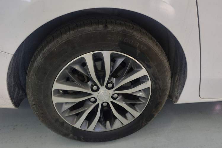 Used Buick GL8 2021 ES Land Cruiser 653T Luxury Edition Exterior 5