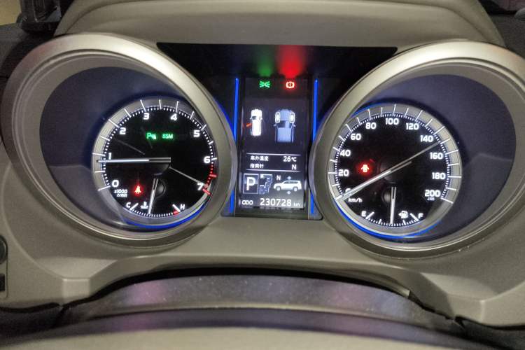 Used Toyota Prado 2016 3.5L Automatic VX NAVI Odometer Close Up