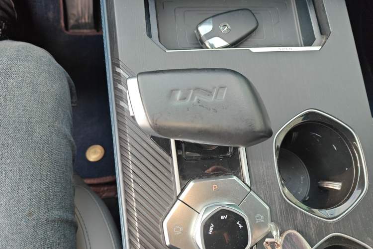 Used Changan UNI-K iDD 2023 Zhidian iDD 1.5T 135km Smart & Fun Model