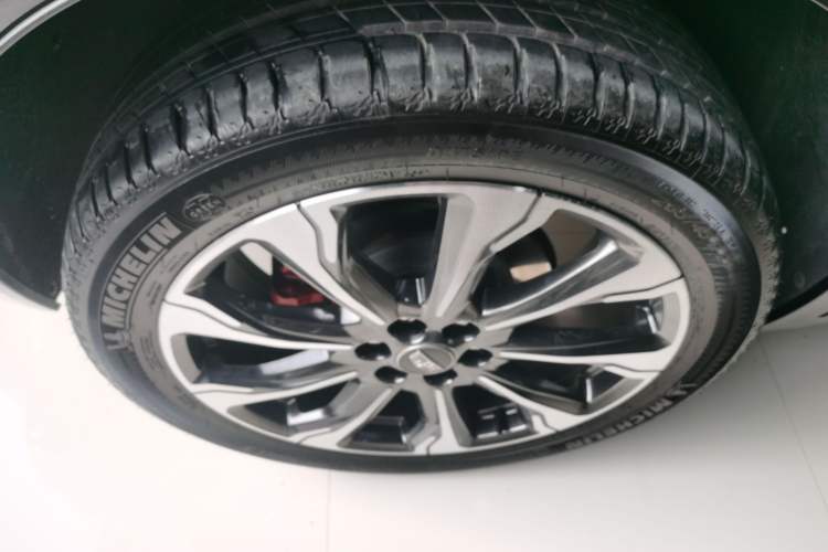 Used Cadillac XT5 2025 2.0T Platinum Edition