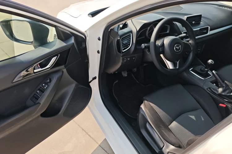 Used Mazda 3 Axela 2014 Sedan 1.5L Manual Comfort Model Driver Seat