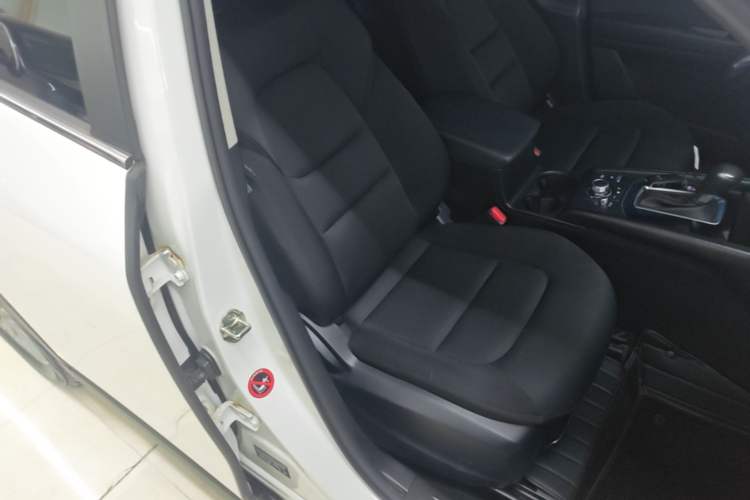 Used Mazda CX-5 2024 2.0L Automatic Two-Wheel Drive Comfort Version Right Front Seat