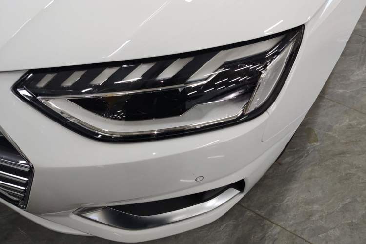 Used Audi A4L 2020 40 TFSI Fashionable and Elegant Model Left Front Headlight