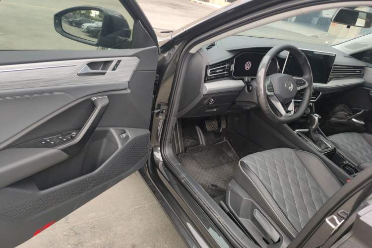 Used Volkswagen Sagitar 2025 300TSI DSG Excellence Edition Driver Seat