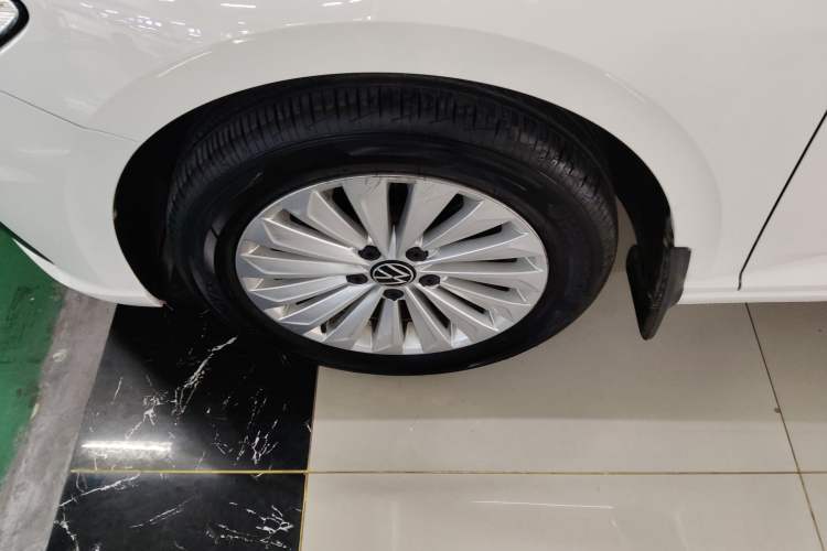 Used Volkswagen Lavida 2021 1.5L Automatic Comfort Edition Exterior 4