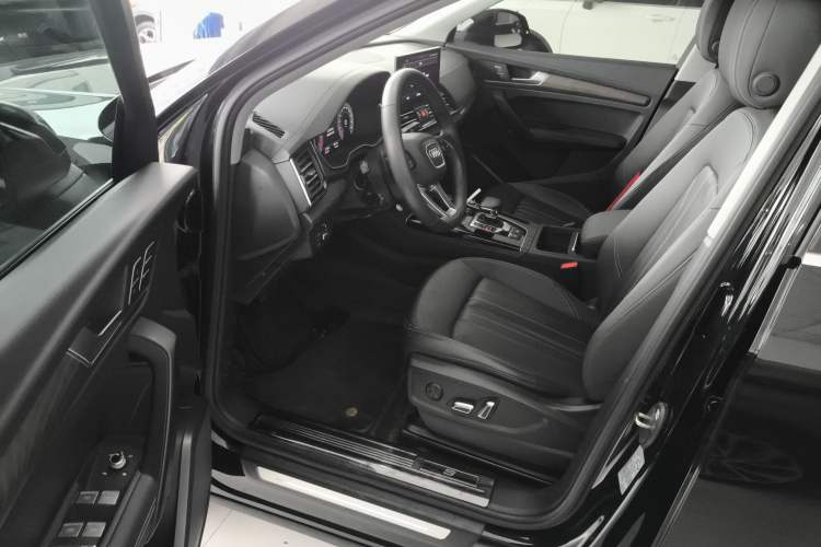 Used Audi Q5L 2024 40 TFSI Luxury Prestige Edition Driver Seat