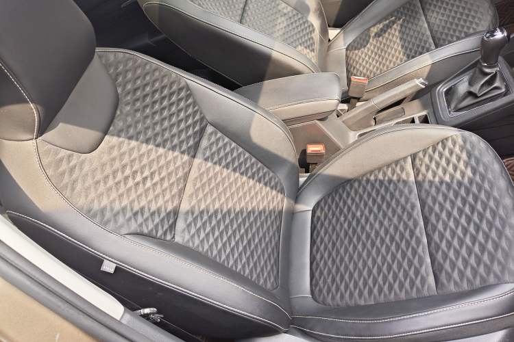 Used Skoda Kamiq 2020 1.5L Automatic Comfort Edition Right Front Seat