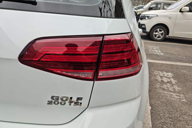 Used Volkswagen Golf 2019 200TSI DSG Comfort & Ambition Edition China VI Standard Right Rear Taillight