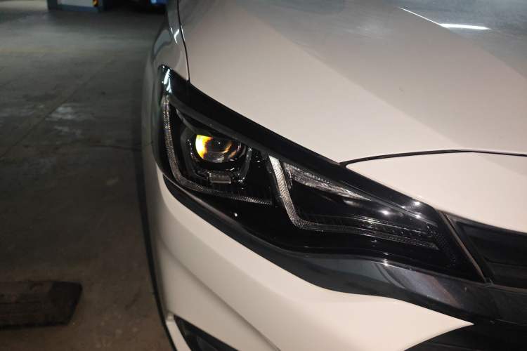 Used Chevrolet Monza 2022 320 Automatic Enjoyment Sunroof Version Right Front Headlight