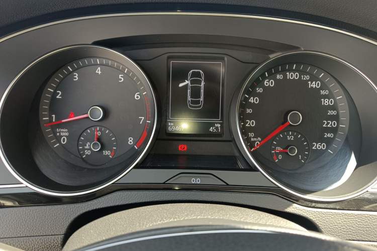 Used Volkswagen Magotan 2019 330TSI DSG Luxury Version China VI Standard Instrument Cluster