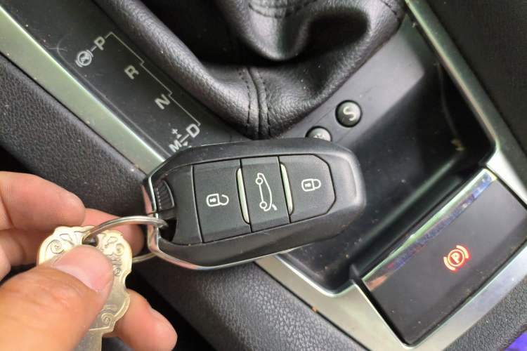 Used DS 5LS 2014 1.6T Luxury Edition THP160