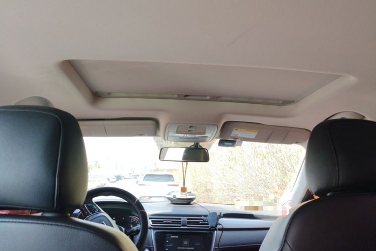 Used Roewe Ei5 2018 Internet Flagship Edition Headliner