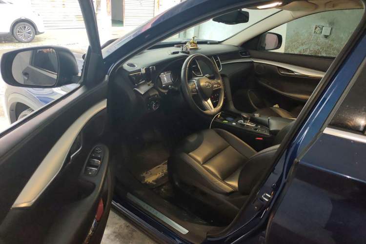 Used Infiniti QX50 2018 2.0T Two-Wheel Drive Fashion Edition
