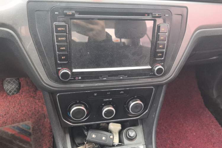 Used Volkswagen Lavida 2015 1.6L Manual Comfort Edition
