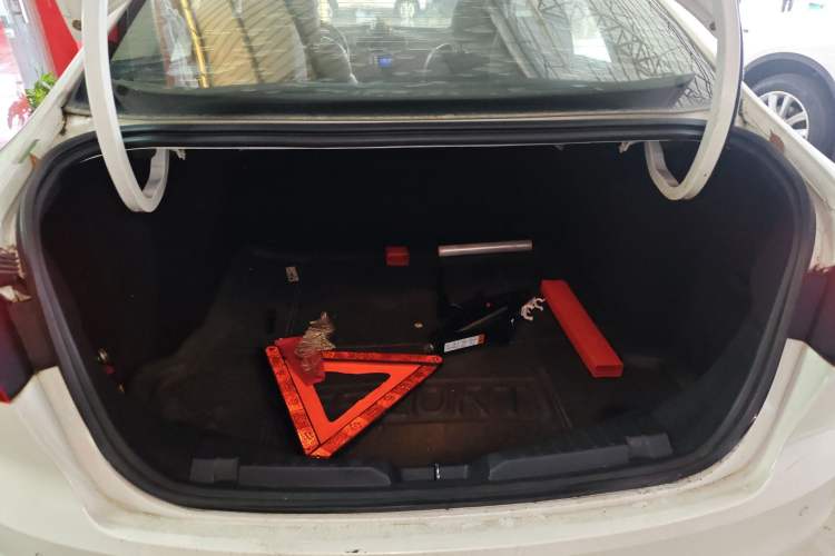 Used Ford Escort 2015 1.5L Automatic Fashion Model Trunk