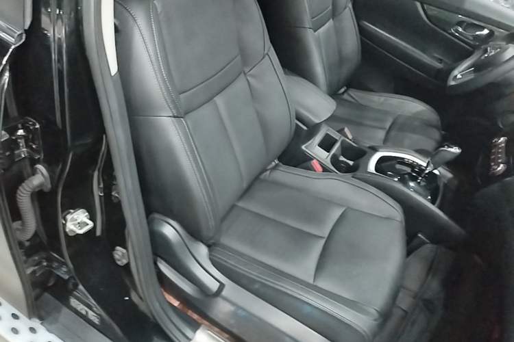 Used Nissan X-Trail 2017 2.0L CVT Comfort Edition 2WD Right Front Seat