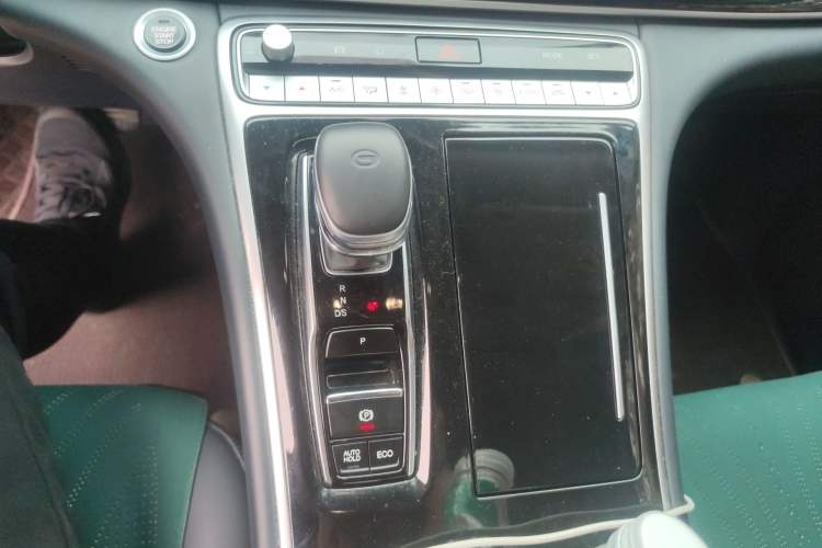 Used GAC Trumpchi M8 2023 Lingxiu Series 390T Luxury Edition Gear Lever