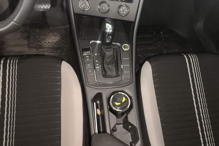 Used Volkswagen Bora 2023 1.5L Automatic Changer Limited Edition Gear Lever