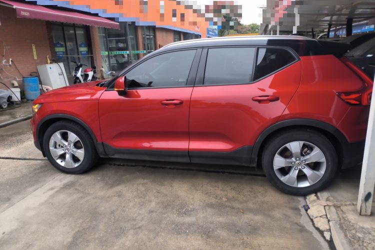 Used Volvo XC40 2019 T4 4x4 Midday Lava Red
