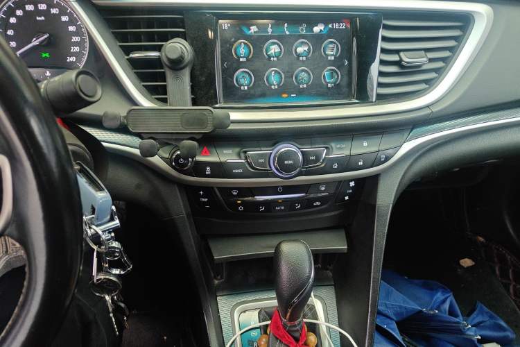 Used Buick GT 2019 18T Automatic Connected Elite Model China V Standard Audio And AC Panel