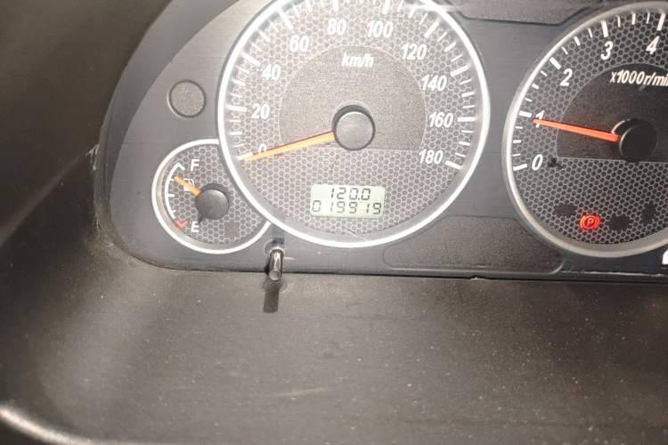 Used Dongfeng Xiaokang C37 2016 1.5L Standard II DK15-06 Odometer Close Up