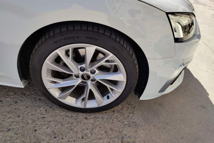 Used Audi A5 2021 Coupe 40 TFSI Fashionable and Dynamic Model Right Front Wheel Hub