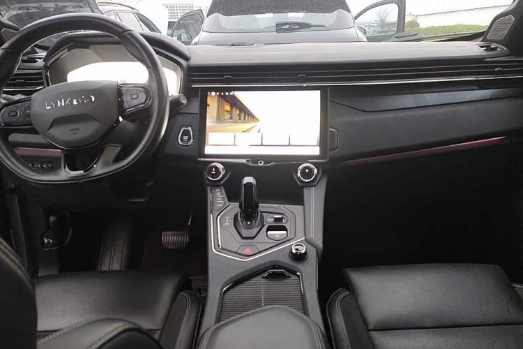 Used Lynk & Co 01 2023 1.5TD EM-F PM Center Console