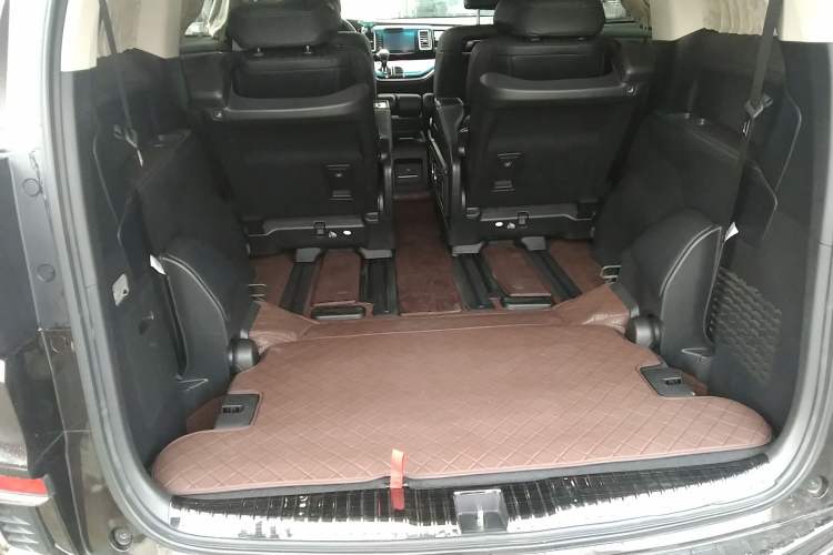 Used Honda Elysion 2019 2.0L Hybrid Supreme Edition Trunk