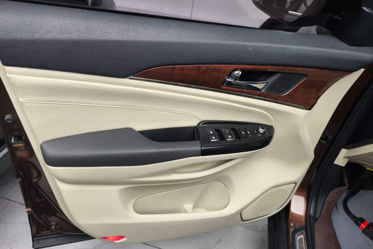 Used CHANGAN CS95 2017 2.0T Two-Wheel Drive Zhiyuan Edition