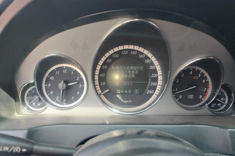 Used Mercedes-Benz E-Class 2010 E 260 CGI Coupe Instrument Cluster