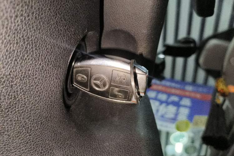 Used Mercedes-Benz R-Class 2017 R 320 4MATIC Business Edition Prestige Model
