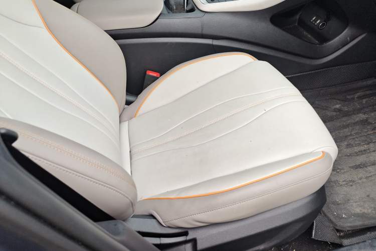 Used BYD Song Pro New Energy 2024 HONOR Edition DM-i 71KM Navigation Model Right Front Seat