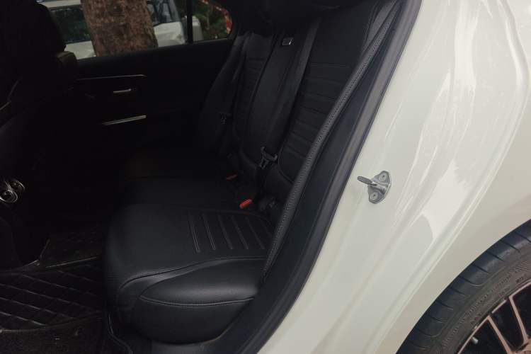 Used Mercedes-Benz C-Class 2023 Facelift C 260 L Left Rear Seat