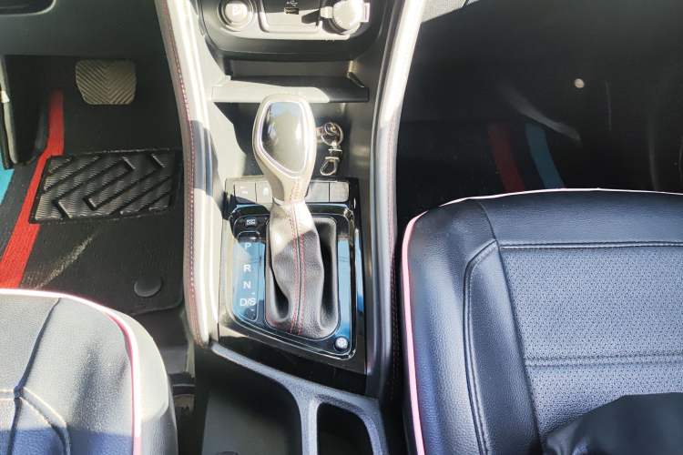 Used JAC Refine S3 2017 1.6L CVT Smart Connect Model
