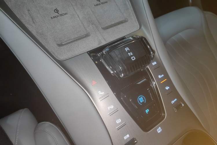 Used Denza N7 2024 630 All-Wheel Drive Intelligent Driving Max Edition Gear Lever