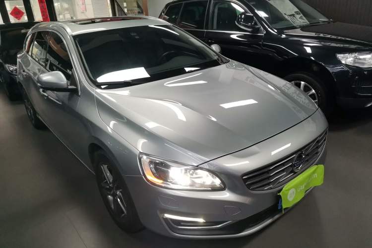 Used Volvo V60 2014 T5 Zhiya Edition