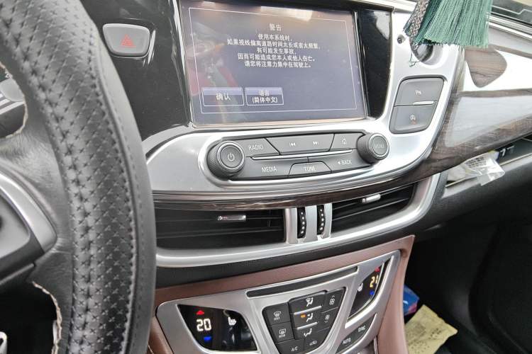 Used Buick Envision 2017 28T Four-Wheel Drive Elite Model Audio And AC Panel
