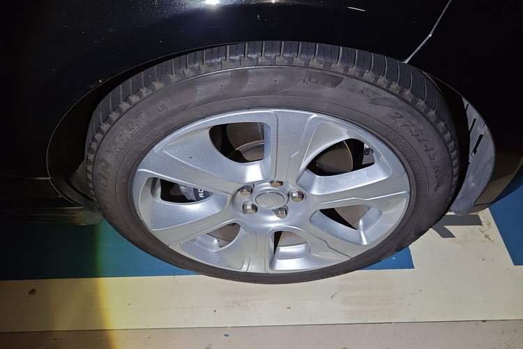 Used Land Rover Range 2020 3.0 L6 Long-Wheelbase Legacy Right Front Wheel Hub