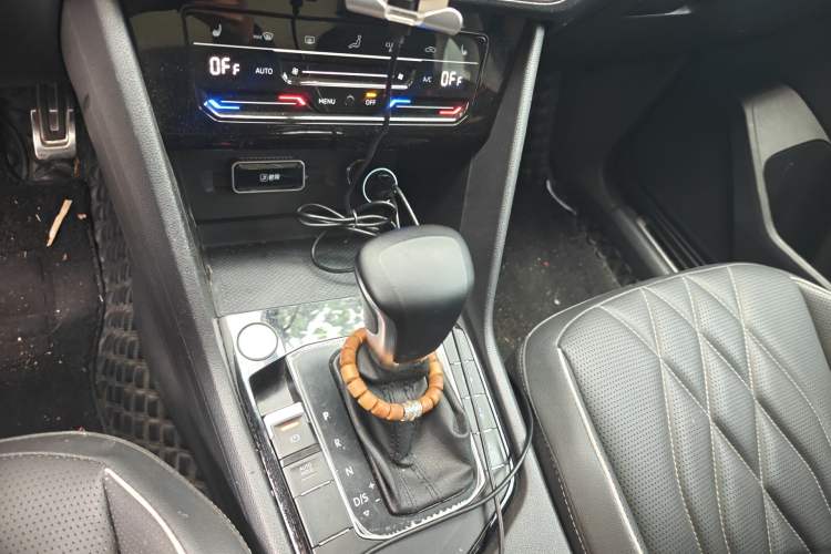 Used Volkswagen Tiguan L 2022 330TSI Automatic Two-Wheel Drive R-Line Enhanced Edition Gear Lever