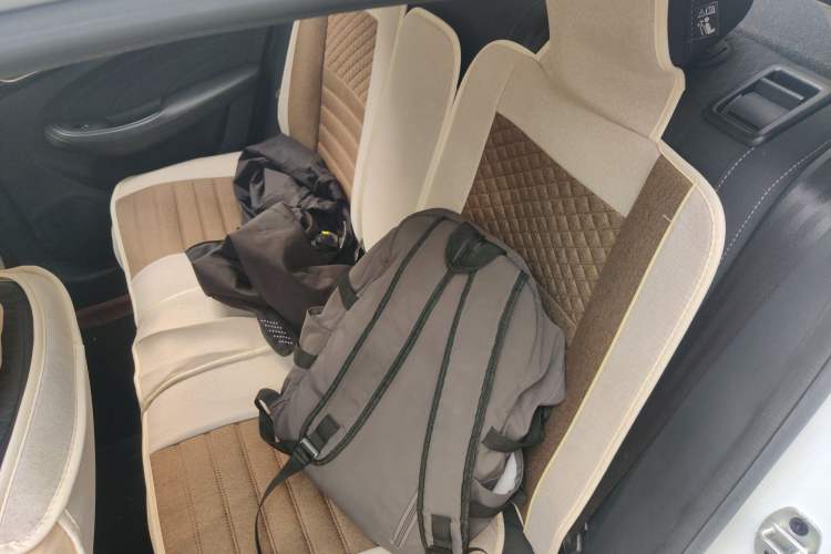 Used Roewe i5 2019 1.5L Manual 4G Connect Luxury Edition