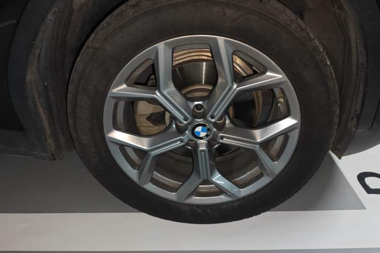 Used BMW X3 2020 xDrive28i Luxury Package Right Front Wheel Hub