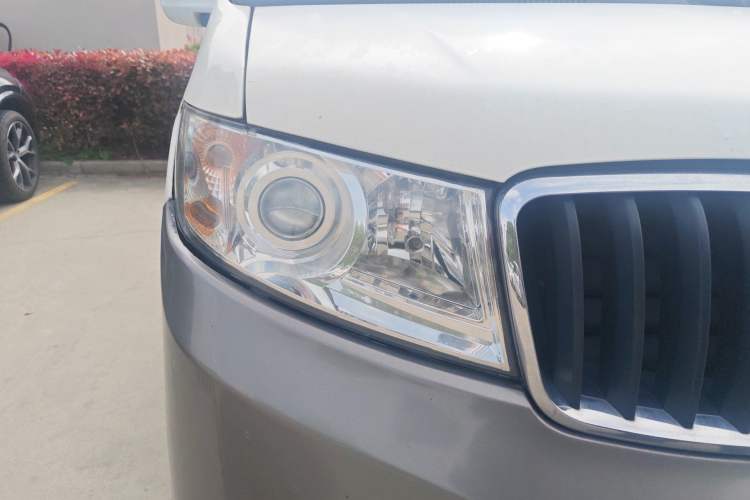 Used Jinbei New Hiace X30L 2016 1.5L Wealth Edition DLCG14 Right Front Headlight