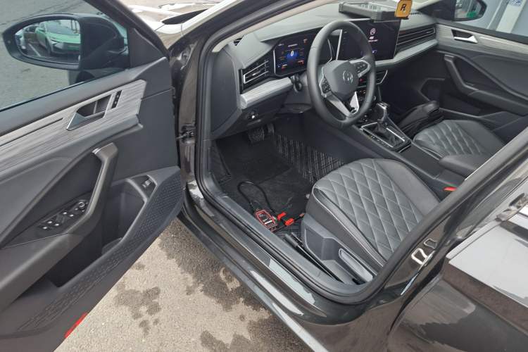 Used Volkswagen Sagitar 2025 300TSI DSG Excellence Edition
