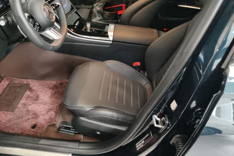 Used Mercedes-Benz C-Class 2023 Revised C 200 L Sport Edition Left Front Seat