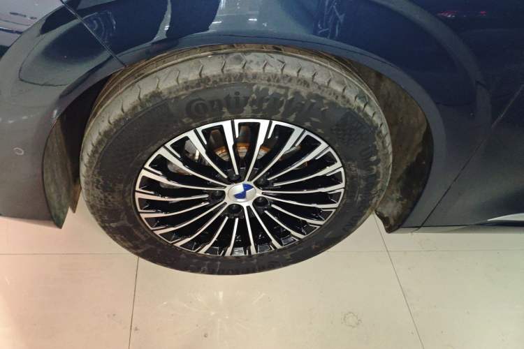 Used Denza D9 2022 DM-i 970 Four-Wheel Drive Flagship Model
