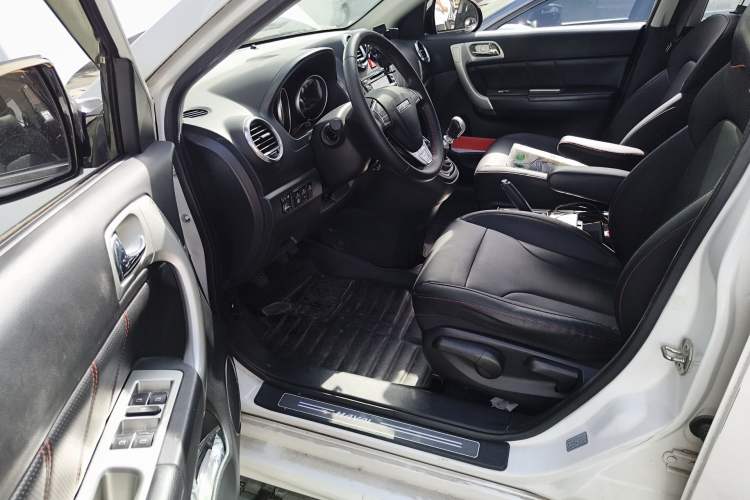 Used Haval H6 2015 Upgraded Model 1.5T Manual Two-Wheel Drive Elite Version
