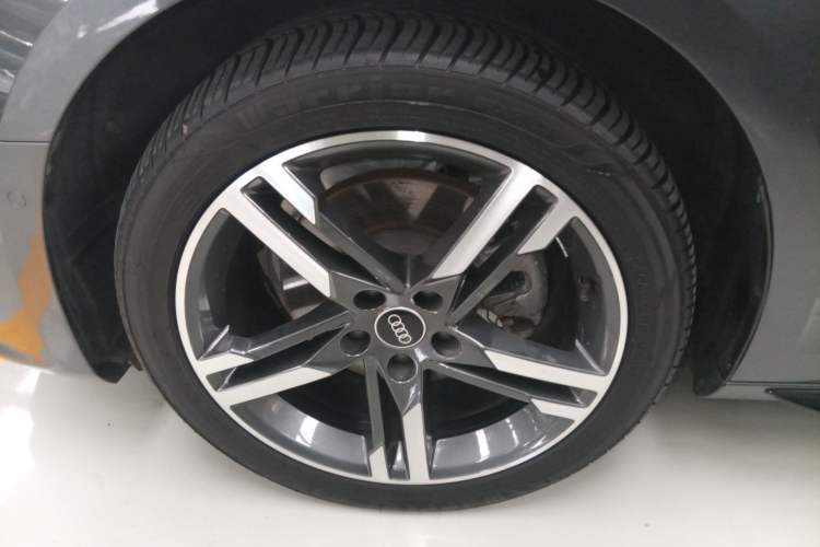 Used Audi A4L 2022 40 TFSI Luxury Dynamic Model
