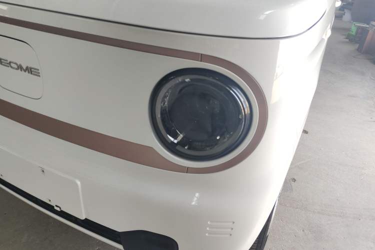 Used Geely Galaxy Panda 2023 Panda Mini 200km Endurance Bear
