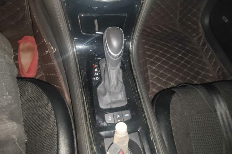 Used Cadillac ATS-L 2017 28T Tech Edition Gear Lever