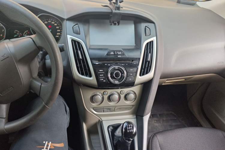 Used Ford Focus 2012 Sedan 1.6L Manual Comfort Model